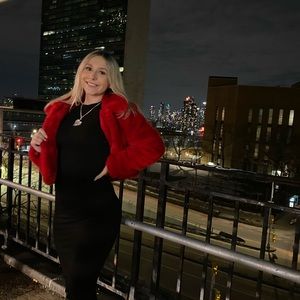 Meet your Posher, Alyssa